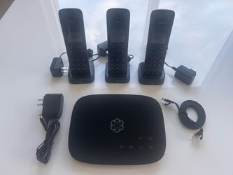 Ooma Telo VoIP with 3 HD3 Handsets Home Phone System AS NEW