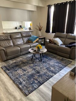 GREY LEATHER POWER RECLINING SOFA AND LOVE SEAT W/POWER HEADREST & USB