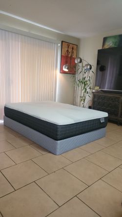 VERY NICE LIKE NEW FULL SIZE LIVING SPACES MATTRESS AND BOXSPRING FOR SALE! IN GREAT CONDITION, FREE DELIVERY