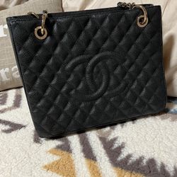 Black CC Handbag 