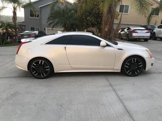 Cadillac CTS  coupe low miles,pearl while color,immaculate shape,smog certified,garage kept