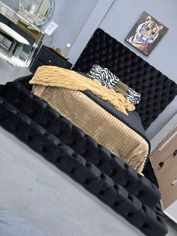 ✨️ King, Cal King, Queen Bed Frame ✨️ Furniture Sectionals, Bedrooms, Dining Avail