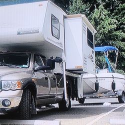 2005 LANCE  981 Max CAMPER  With Slide