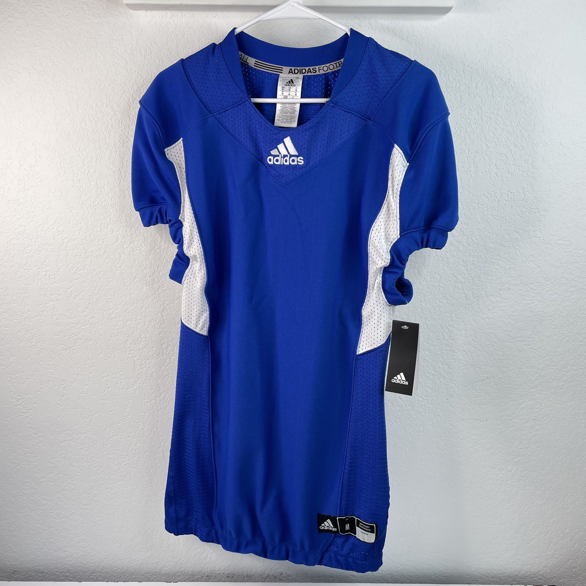 Productief aftrekken ontwikkeling [M] Adidas Techfit Hyped Mens Football Practice Jersey Blue New MSRP $80  for Sale in Plano, TX - OfferUp