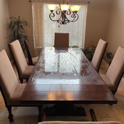 Dinning Table & 6 Chairs 