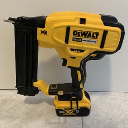 DEWALT 20V MAX XR Lithium-Ion Electric Cordless 18-Gauge Brad Nailer