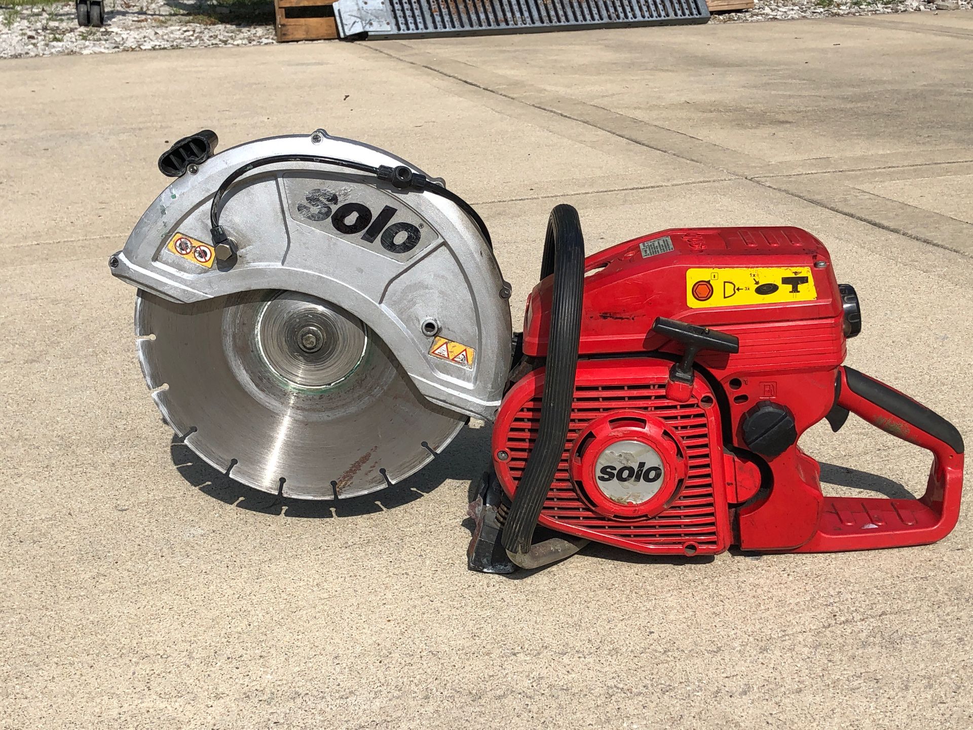 Solo concrete cut off saw