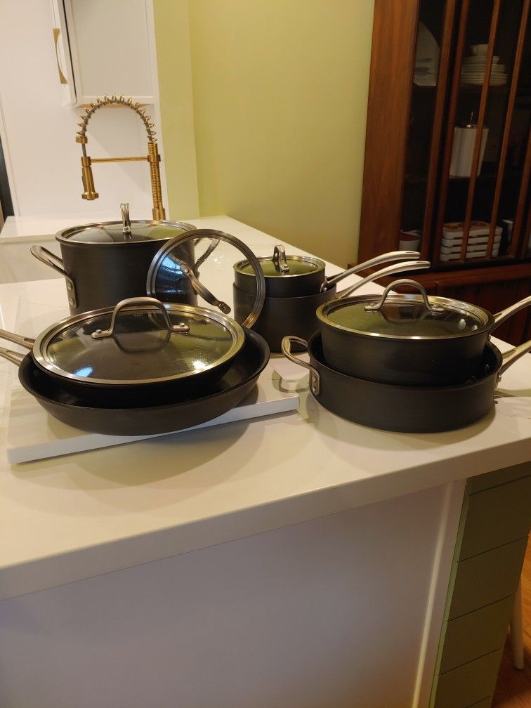 Calphalon 8 Piece Non-Stick Cookware Set for Sale in Los Angeles, CA -  OfferUp