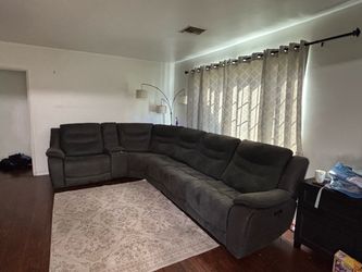 Couch corner group with 3 recliners