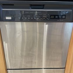 Dishwasher 