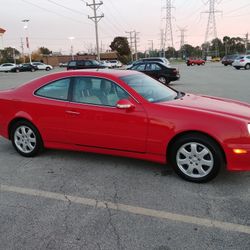 Mercedes-benz CLK 320. Very low miles 63k.
