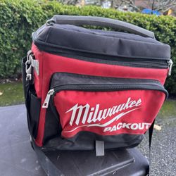 Milwaukee 48-22-8302 PACKOUT Cooler 
