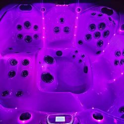 Master Spas 6 person hot tub!