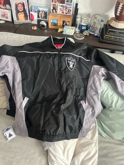 Raider windbreaker Large