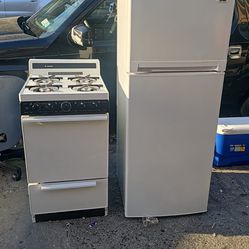 Refrigerator 24 Inches And Gas Stove 20 Inches 