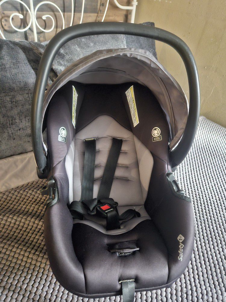 Baby Carseat Clean No Base 