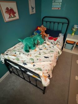 Black metal twin bed frame