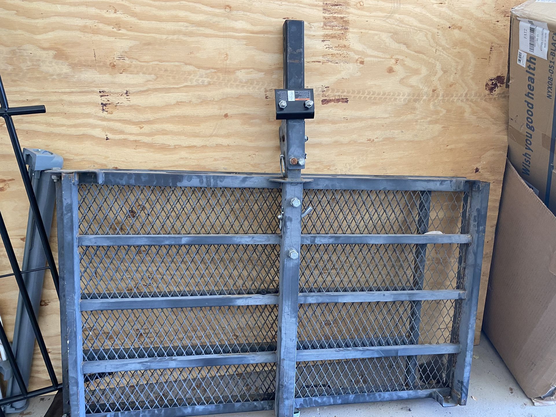 Manual Wheelchair Lift