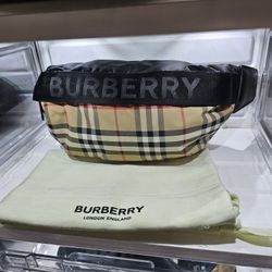 Burberry Fannypack 