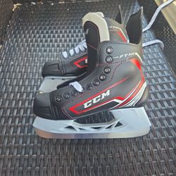 CCM FT 340 Jet Speed Ice Skates Brand New Size 4 Youth