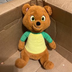 Disney Junior Goldie & Bear Talking 12” Plush Singing Stuffed Animal Toy
