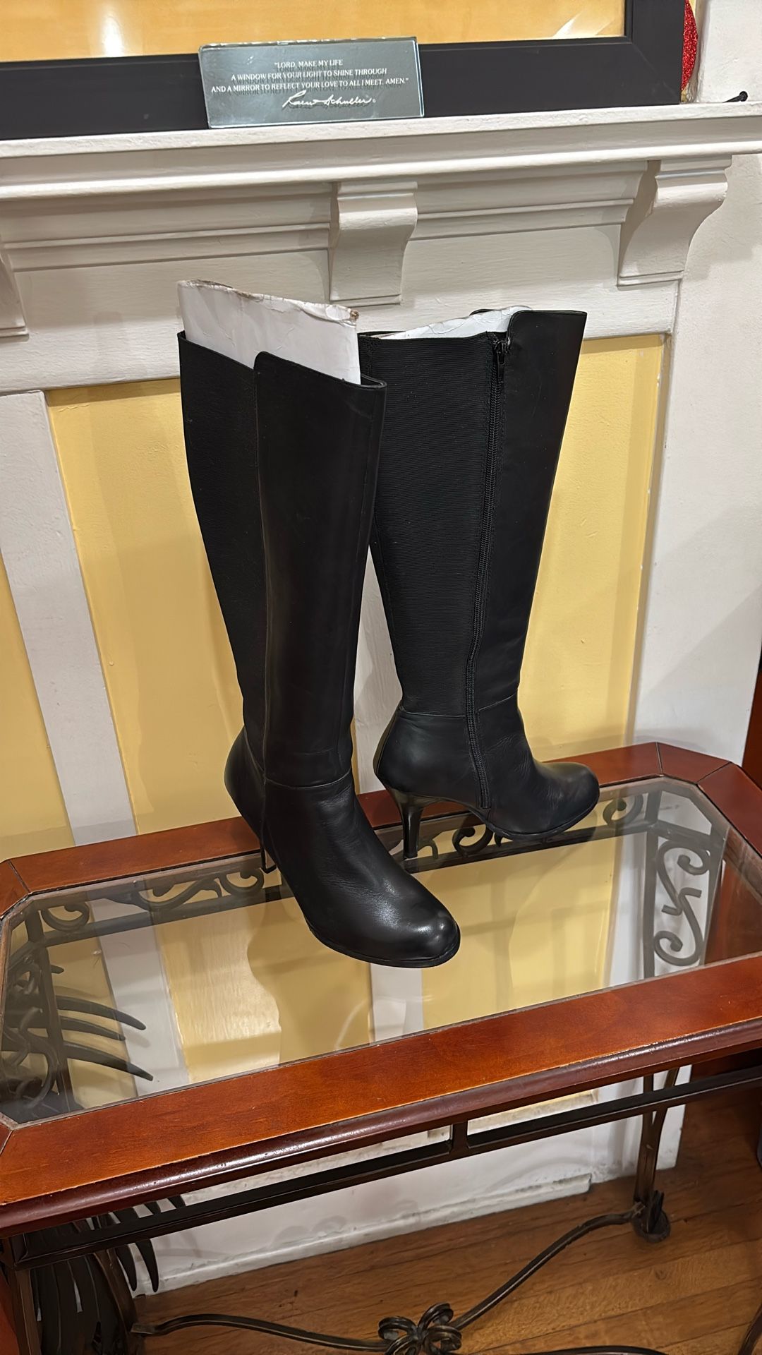 Size 8.5 M Black Leather/Stretch Vanity Boots