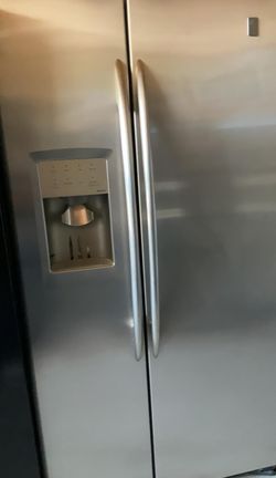 GE Side-by-Side Stainless Steel Fridge
