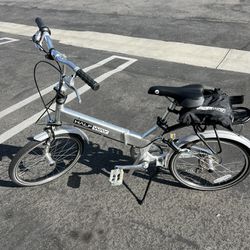 $500 - Giant Halfway Folding Bike 7 Speed - Excellent Condition