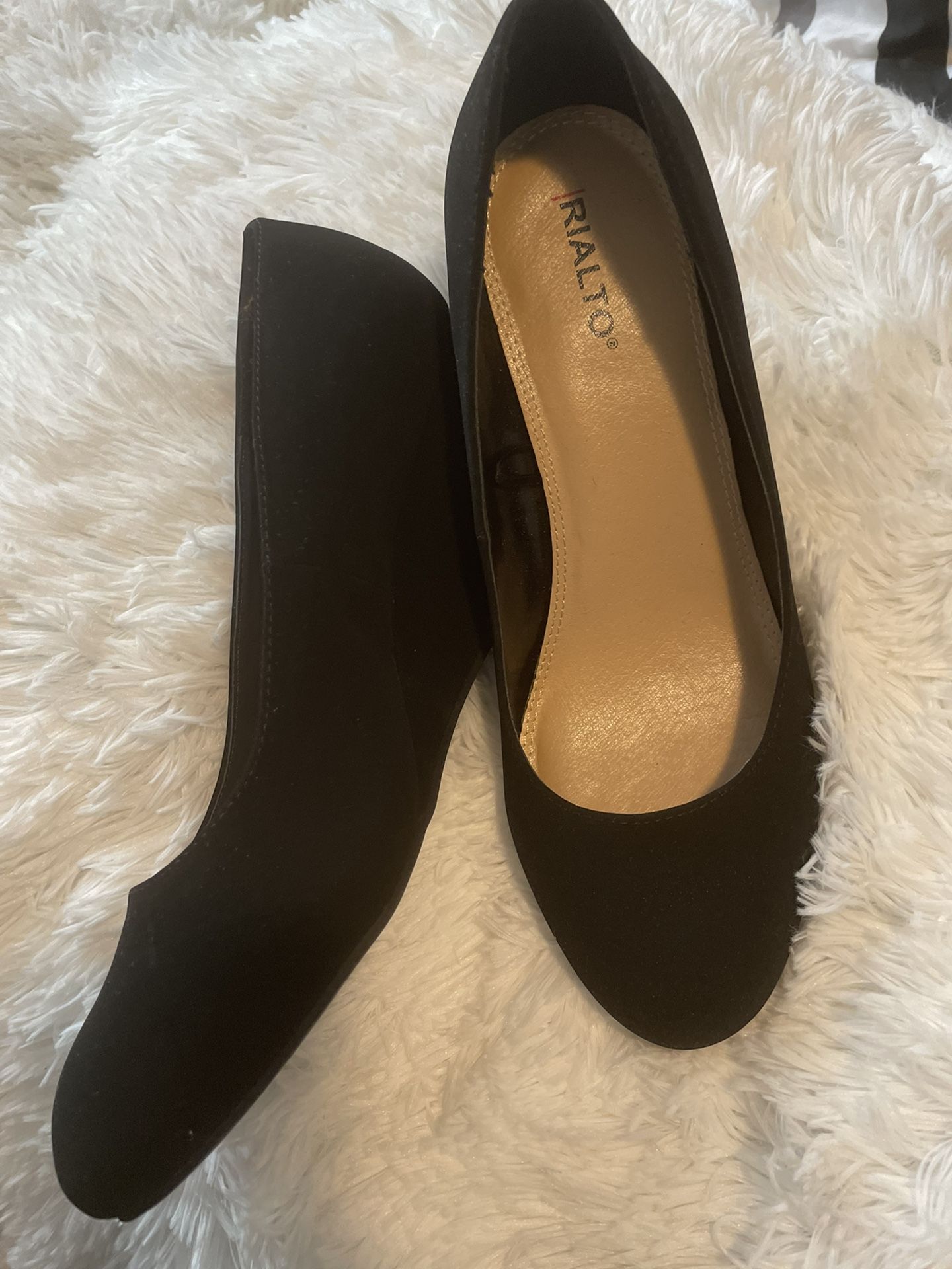 Black Wedges 10W