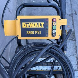 Dewalt 3800 PSI Pressure Washer 