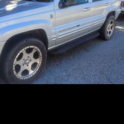 17 Wheels And Tires From 2004 JEEP GRAND CHEROKEE..FREE DELIVERY!