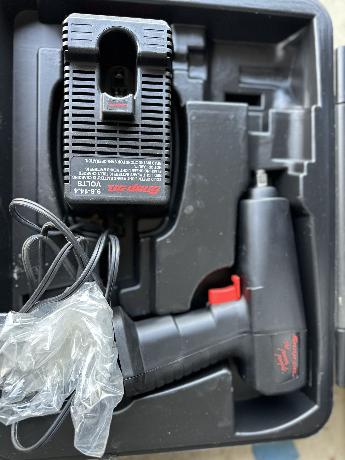 Snap-On 3/8” Drive Impact Wrench, Cordless 9.6V Model CT30 Case