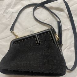 Small Leather brand Bags for Sale in Miami, FL - OfferUp