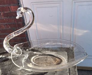 Swan glass bowl/dish