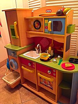 Little Tikes Deluxe Wooden Play Kitchen Laundry Center Playset