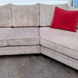 Forest Hill 2-Piece Right-hand Cuddler Sectional Sofa