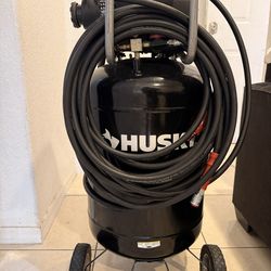 Husky 20 gallon Air compressor