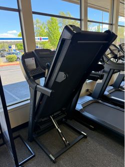 **NEW Horizon 7.0 AT Treadmill – Built for Serious Home Training**