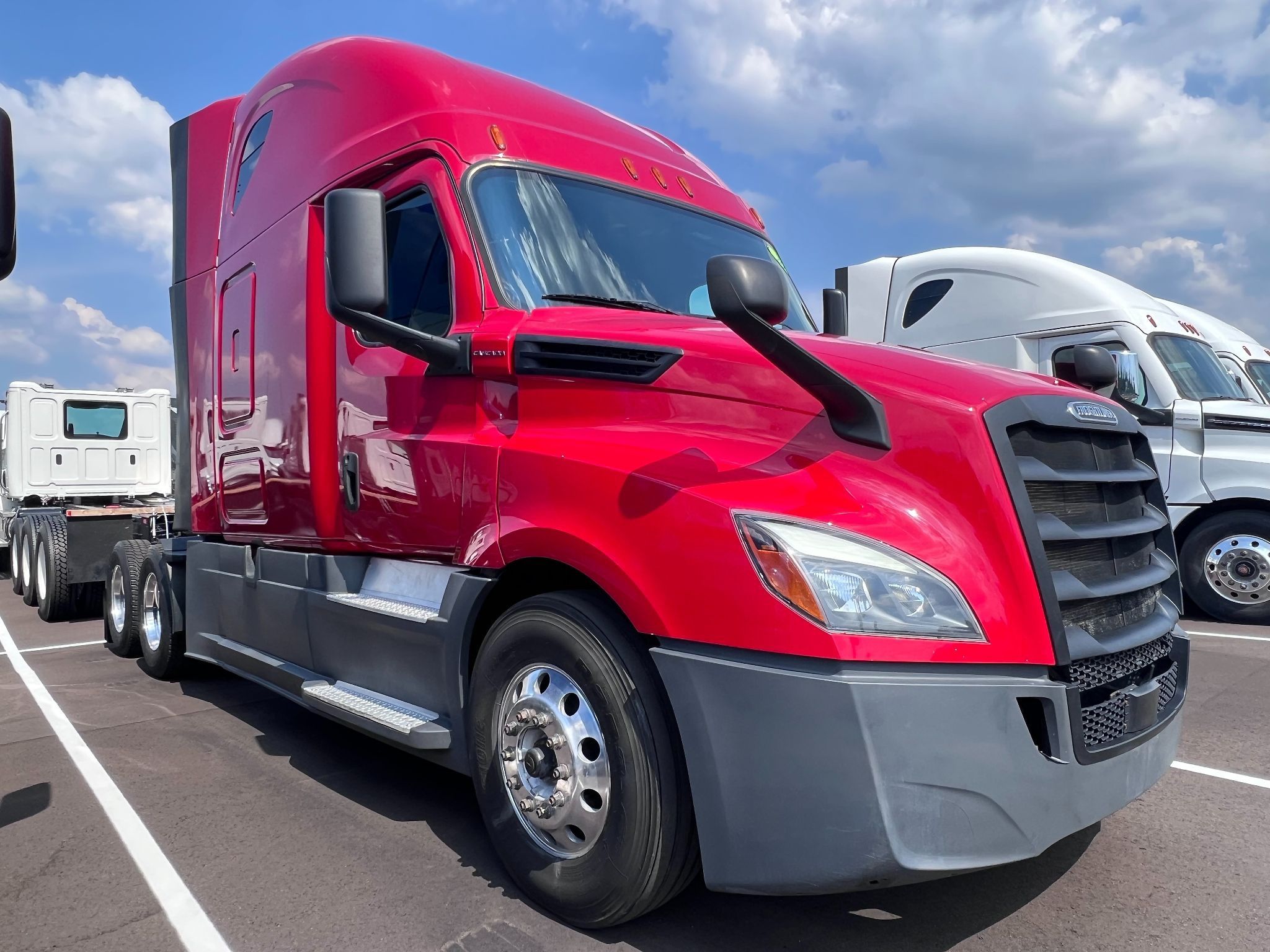 2020 FREIGHTLINER CASCADIA - X15 CUMMINS MOTOR - DOUBLE BED!