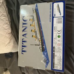 Replica titanic lego set