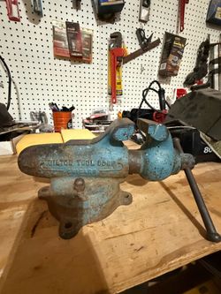 Vintage Wilton No. 3 Bullet Vise Fishhook Logo FIRST RUN WWII Chicago USA