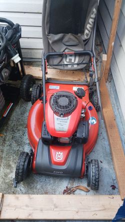 **HUSQVARNA 675 AWD 22 INCH DECK MOWER** GREAT CONDITION