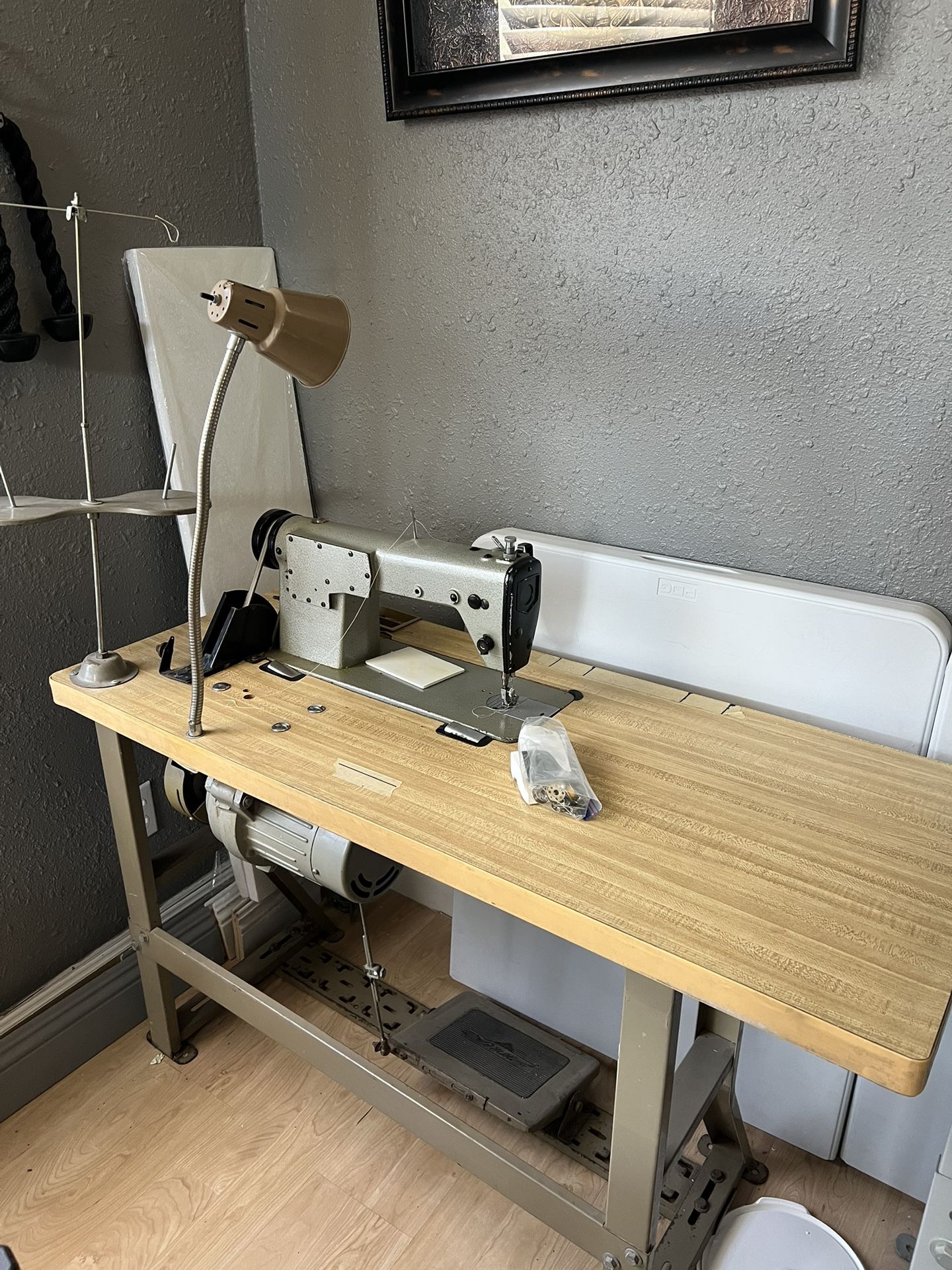 Industrial sewing machine