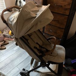 AVNA Stroller