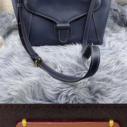 Coach 1941 Courier Carryall 