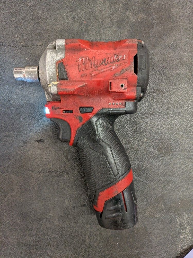 Impact Wrench Milwaukee M12 FIWF12-0 12V With Battery