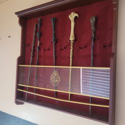 Official Harry Potter Wand Display Case Plus 5 Wands!