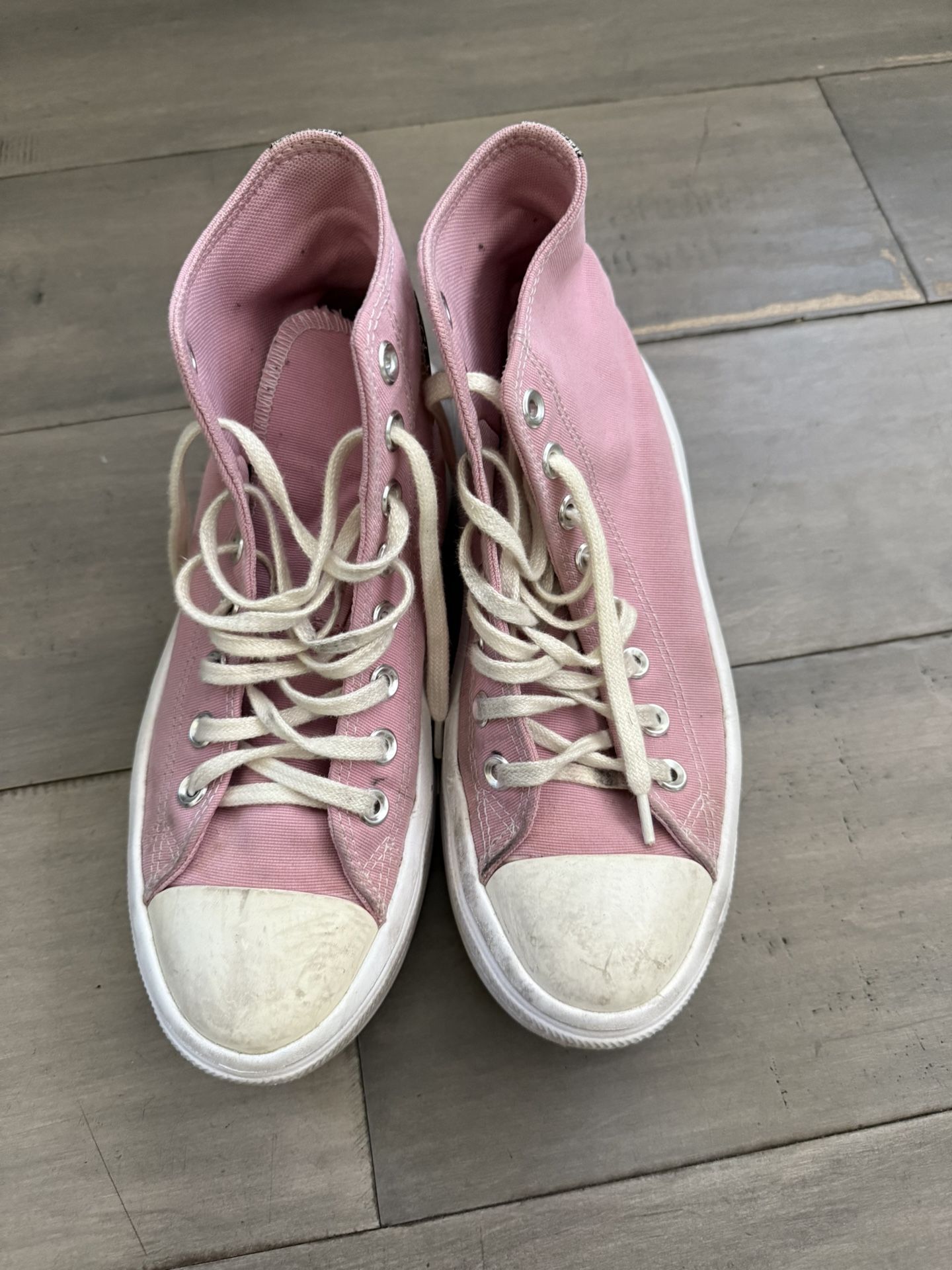 Converse Hight Tops Women’s 8