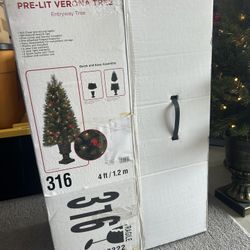 Christmas tree 4ft Pre-Lit