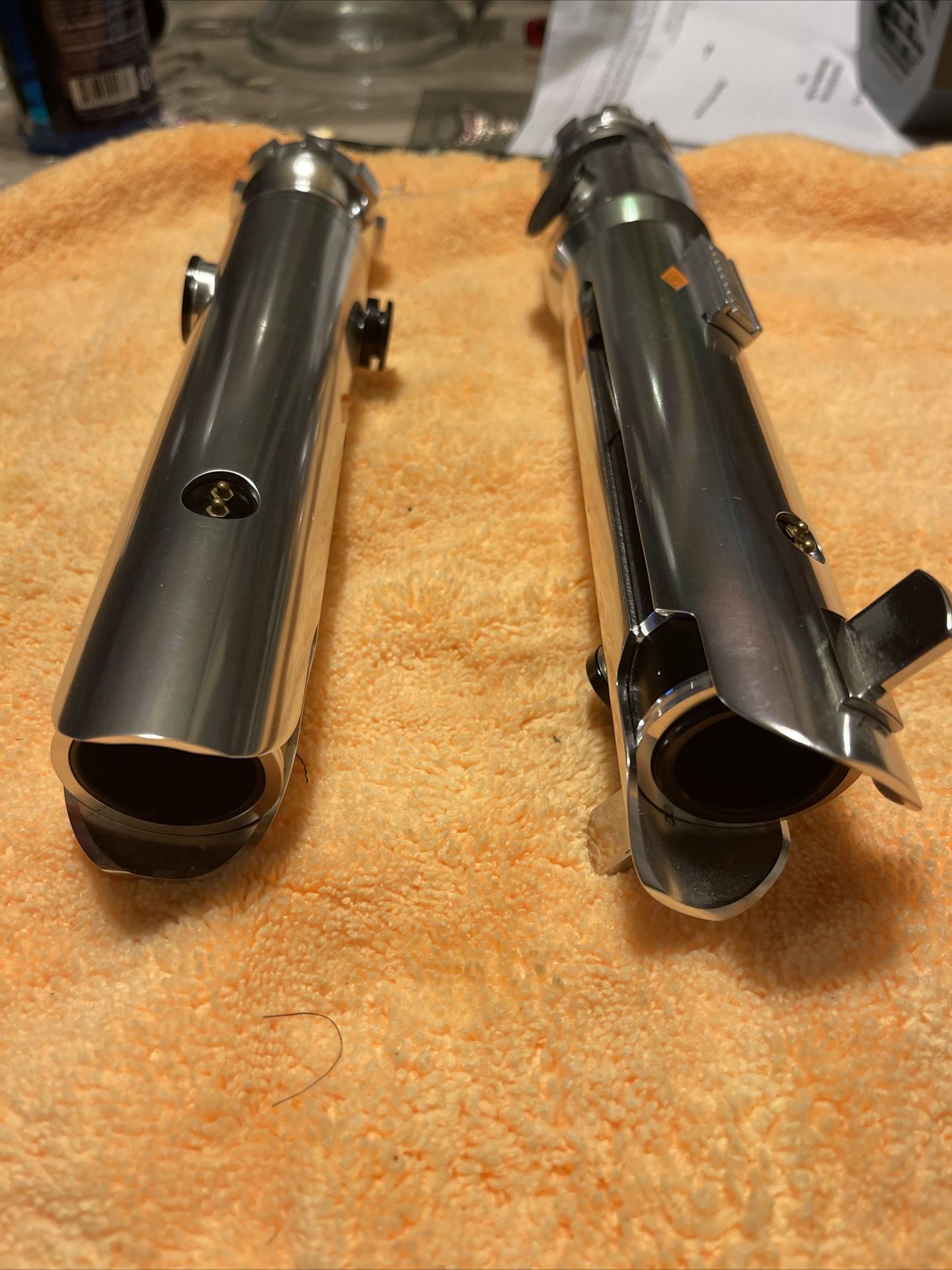 Ahsoka Tano Clone Wars Legacy Lightsaber Hilt Set ; Disney Star 